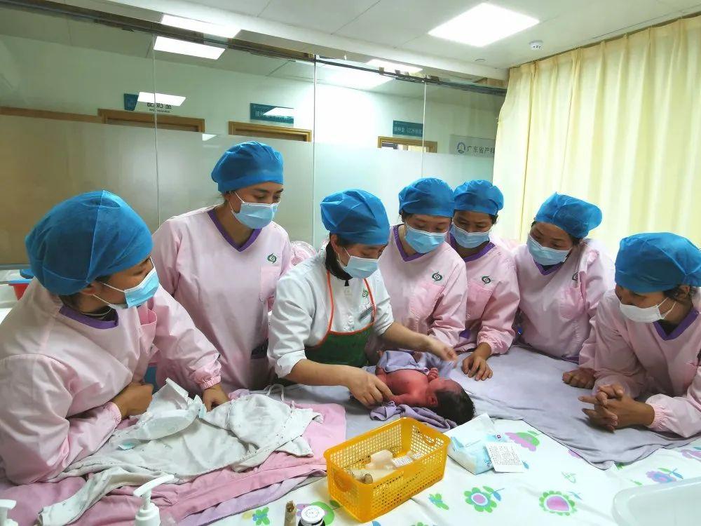 铁力县妇婴监护型护送